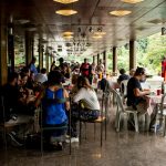 A equipe almoçando / The team having lunch